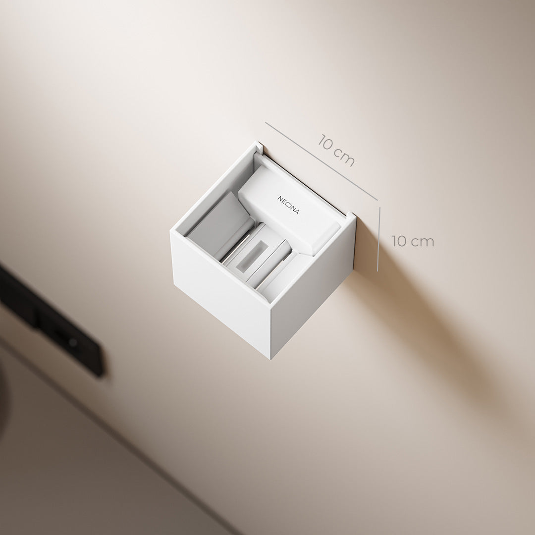 Elathis | Battery-Powered LED Wall Light with Remote