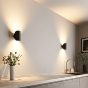 Dravyn | LED Wall Light with 360° Rotation
