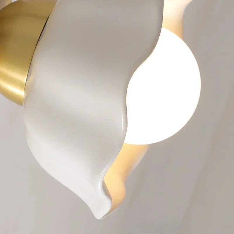 Rosamund | Wall Sconce with Wavy Shade and Pull Chain