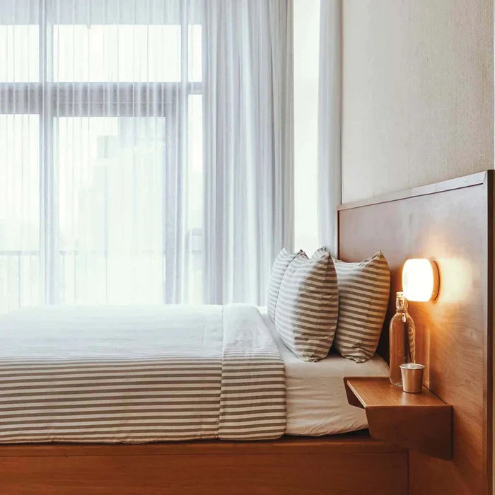 Aurelion | LED Wall Sconce in Glass Housing